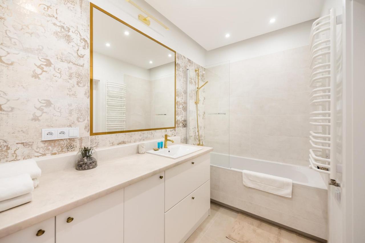 Wola Cosy White Apartment Warsaw Ngoại thất bức ảnh